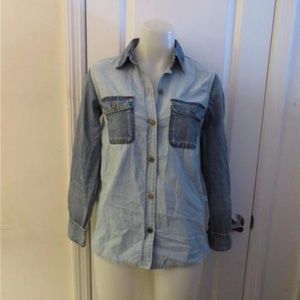 WOMENS D-ID LT DENIM BUTTON DOWN SHIRT - SIZE XS